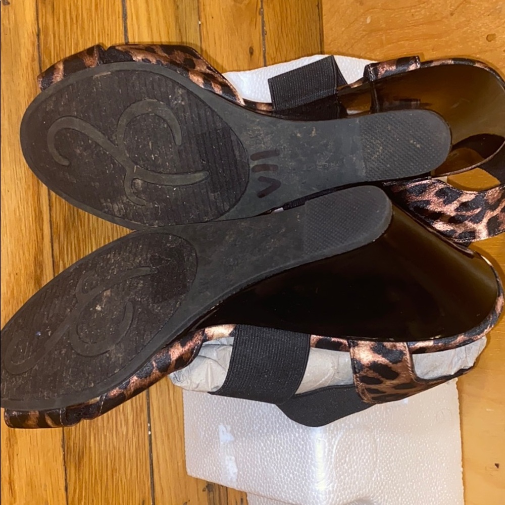 Heels - Picture 3 of 3